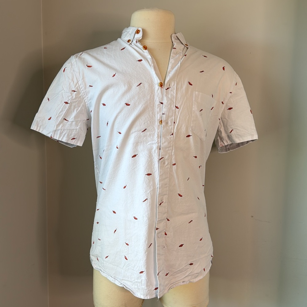 Men’s Sovereign Code Chili Peppers Shirt large